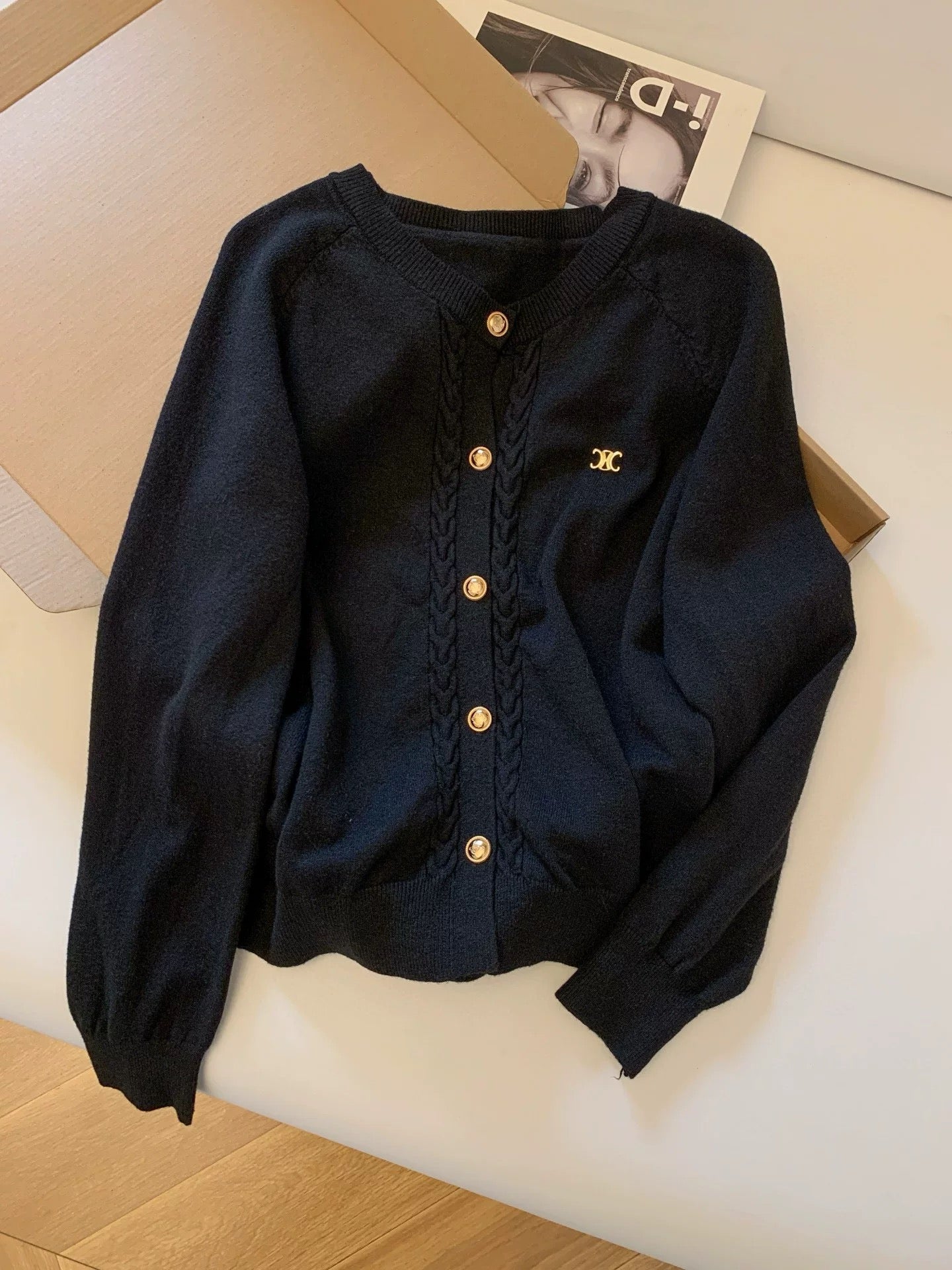 CLNE COUTRE STRICKJACKE