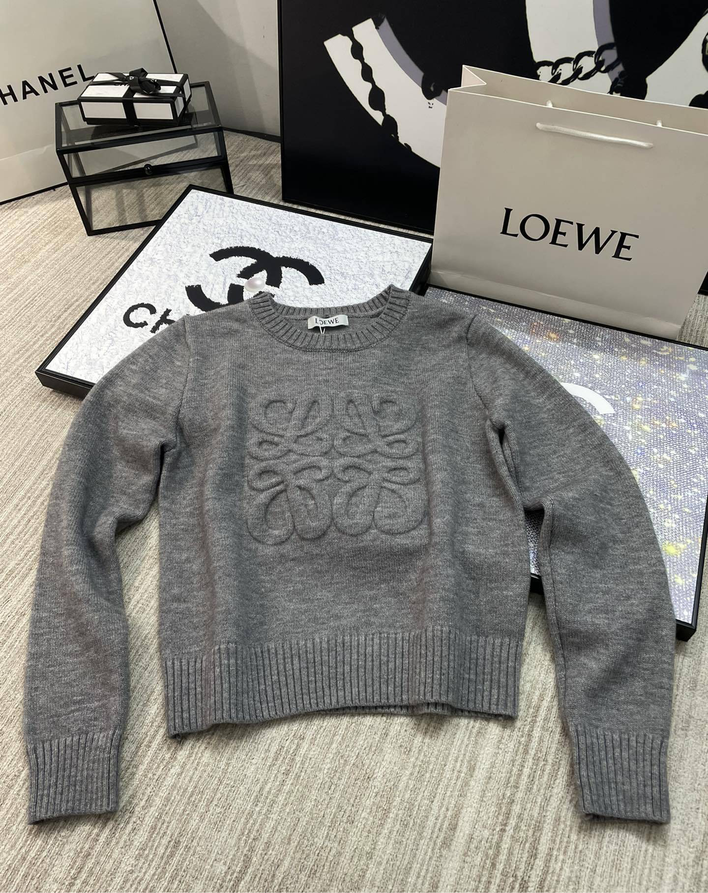 LWE BIG LOG SWEATER
