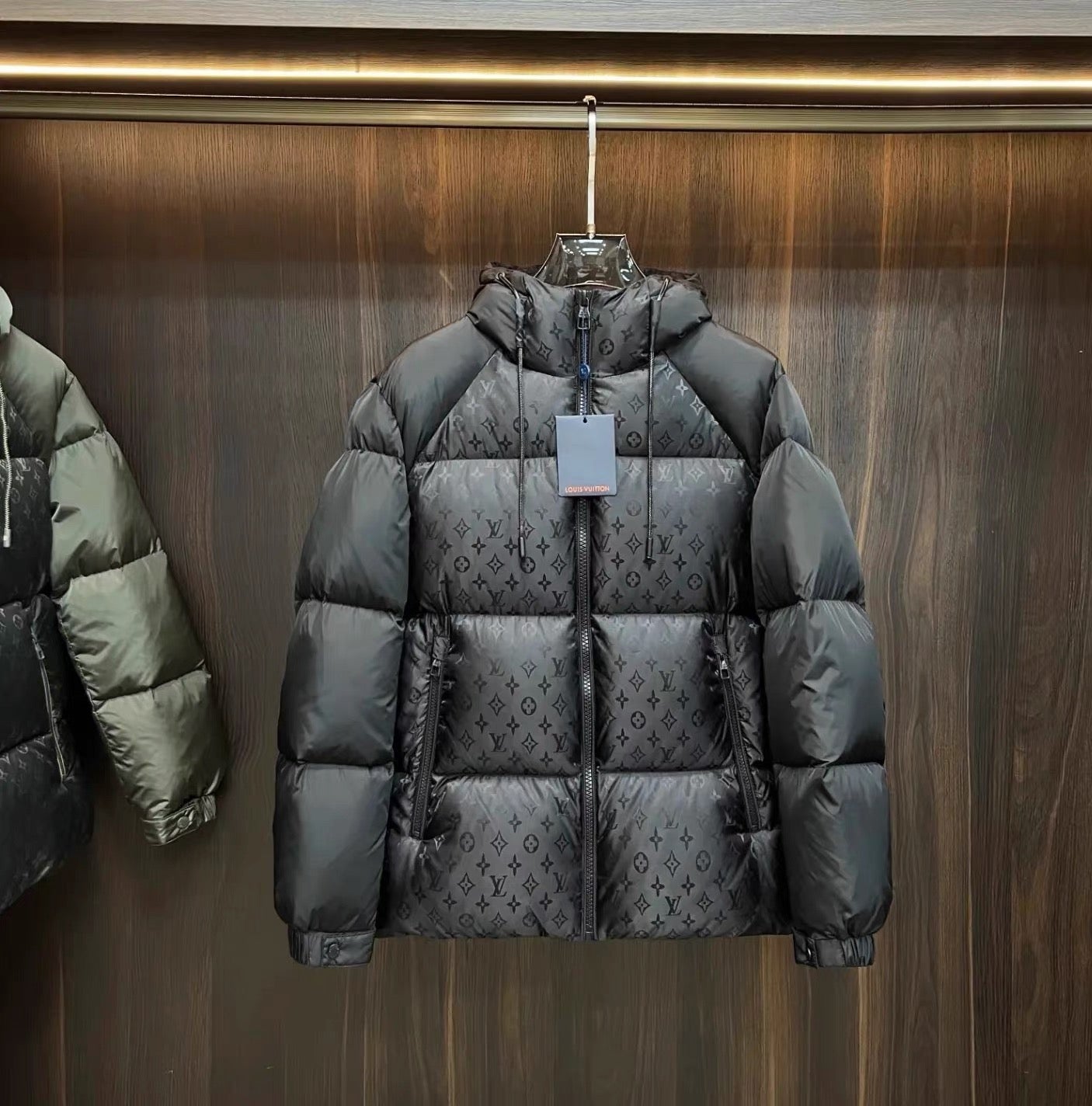 LV  MONO WINTERJACKE